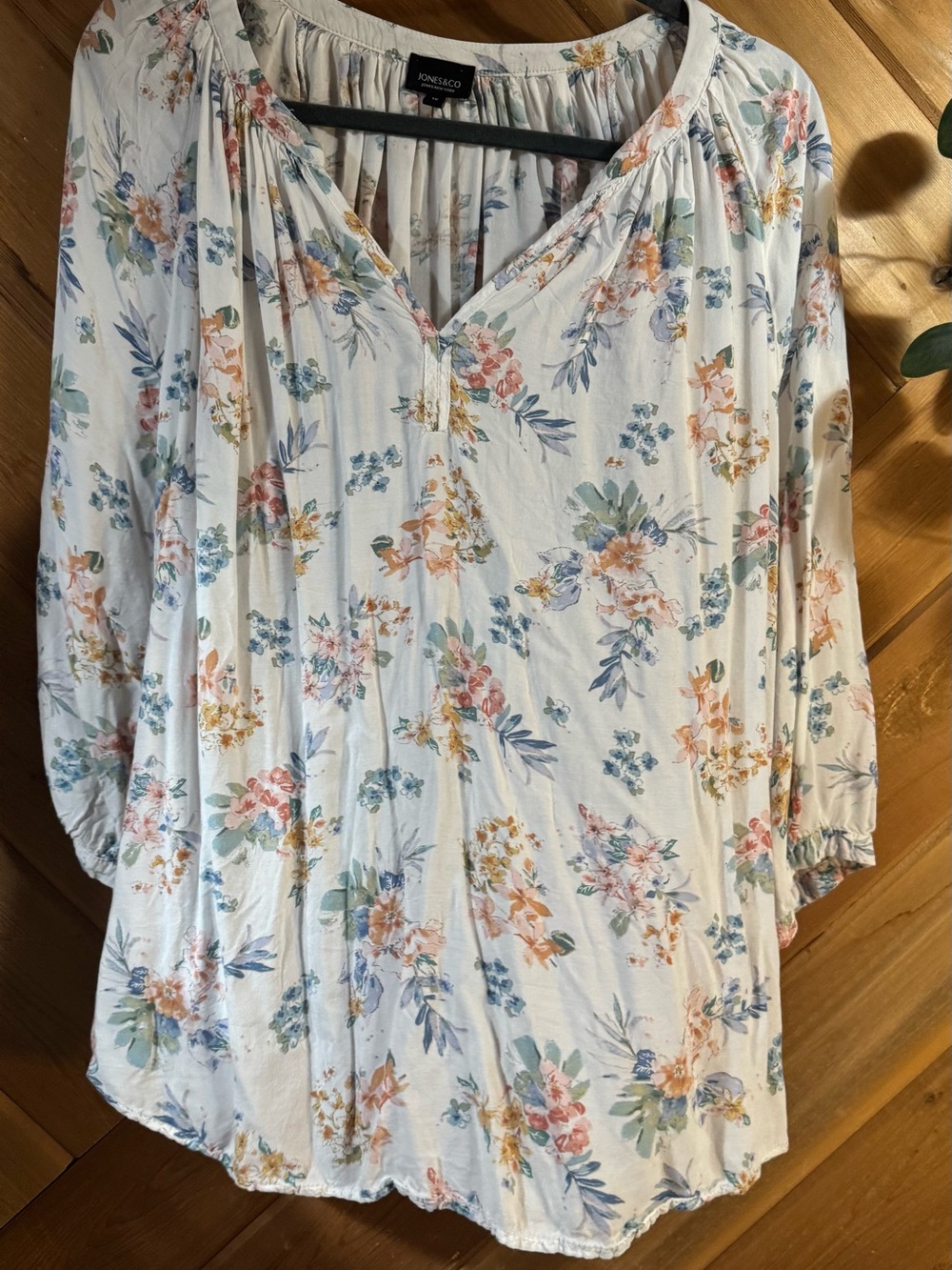 Jones New York Cream Floral V-Neck Peasant Blouse